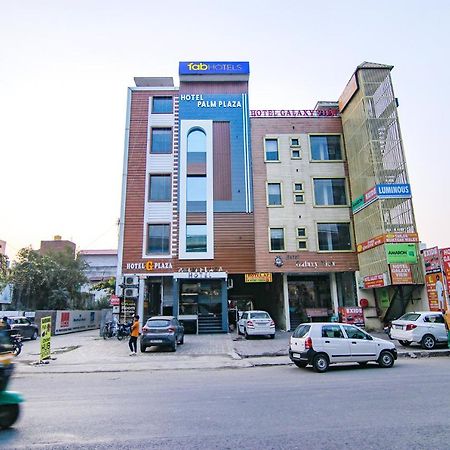 Fabhotel Palm Plaza Zirakpur Exteriör bild