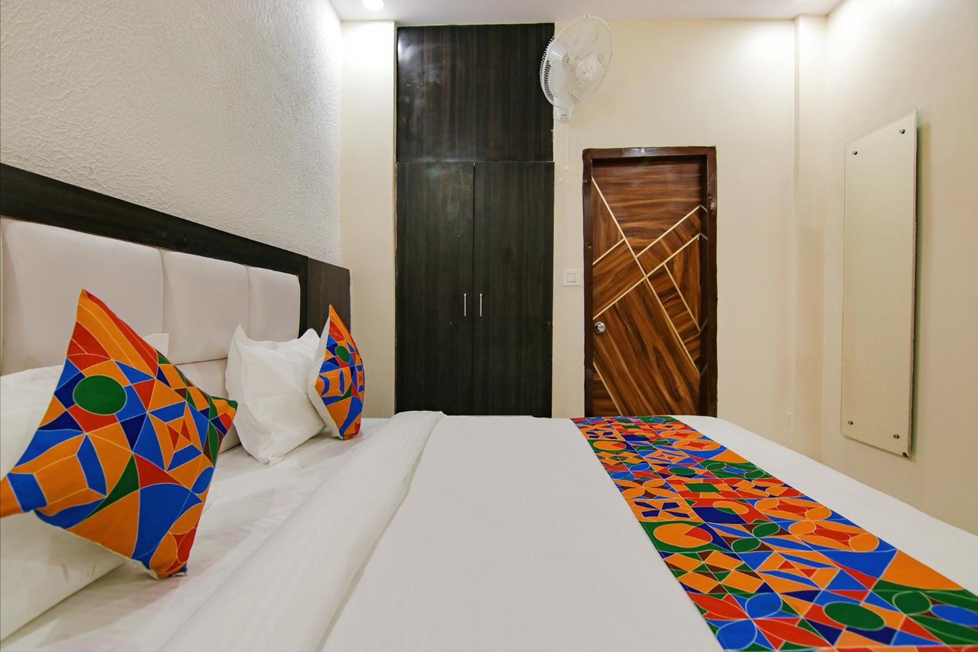 Fabhotel Palm Plaza Zirakpur Exteriör bild