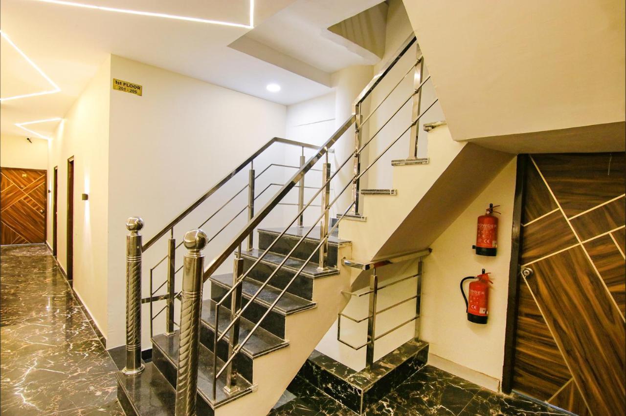 Fabhotel Palm Plaza Zirakpur Exteriör bild