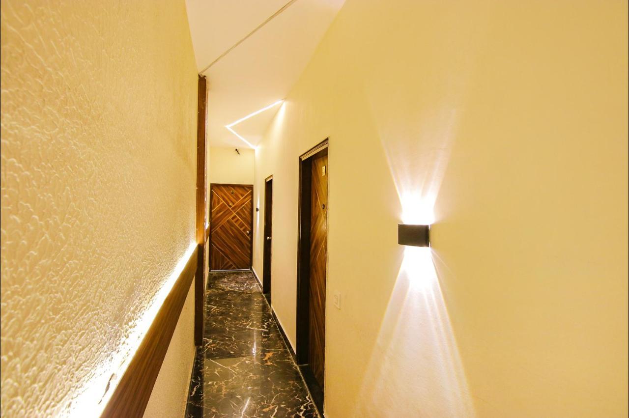 Fabhotel Palm Plaza Zirakpur Exteriör bild